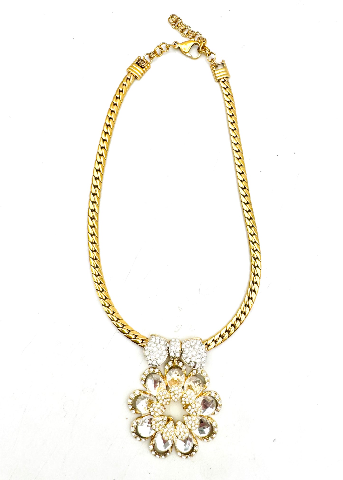 Parisian Bow Collar