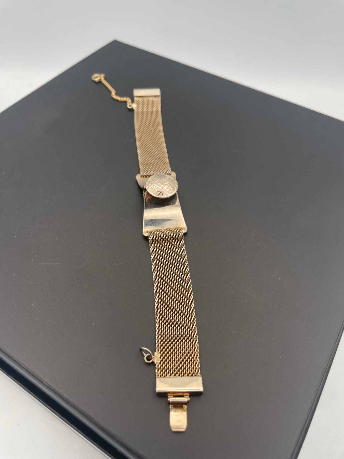 Mesh, Mix and Mingle