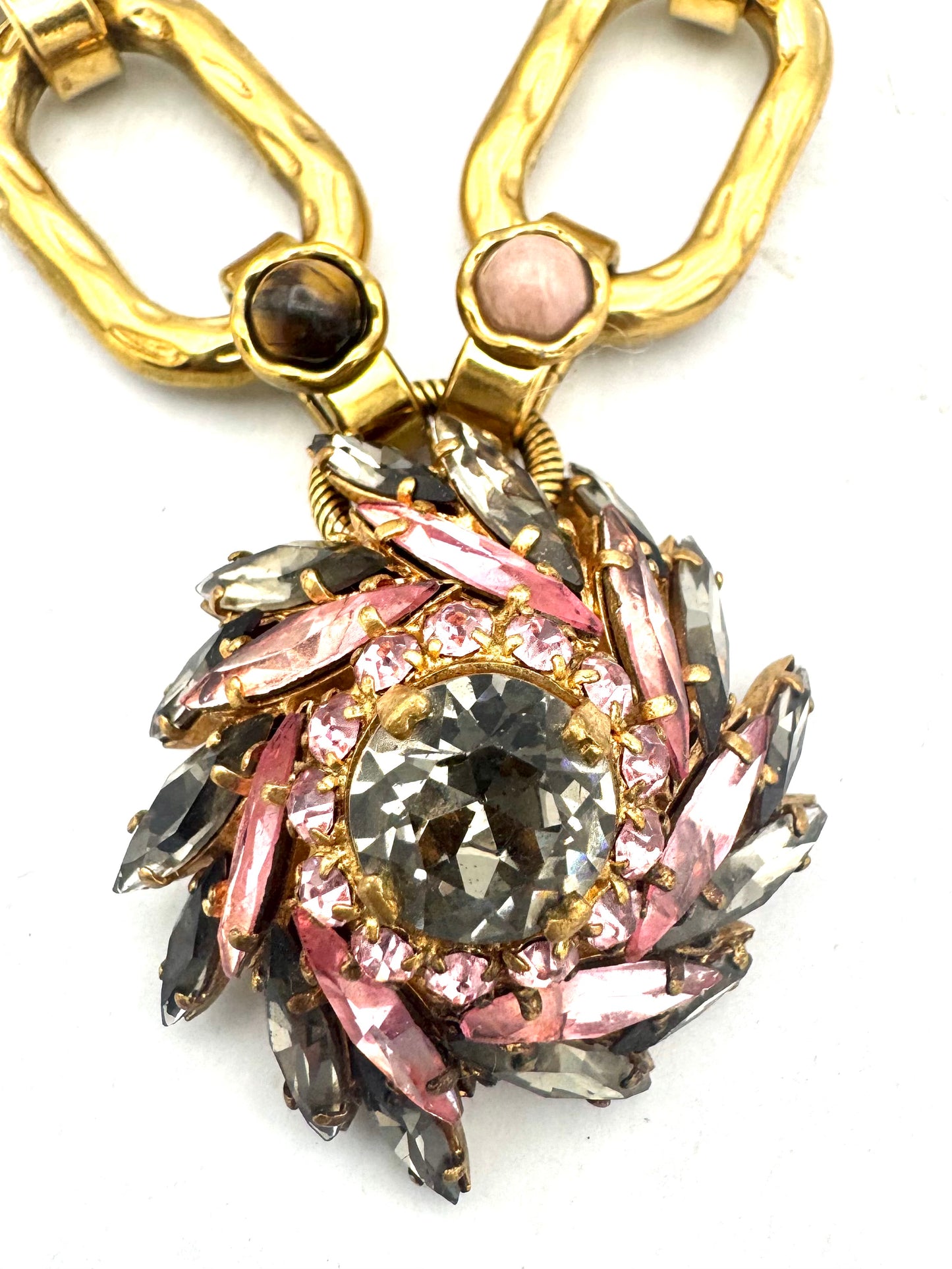 Éclat de Minuit (Midnight Flare)