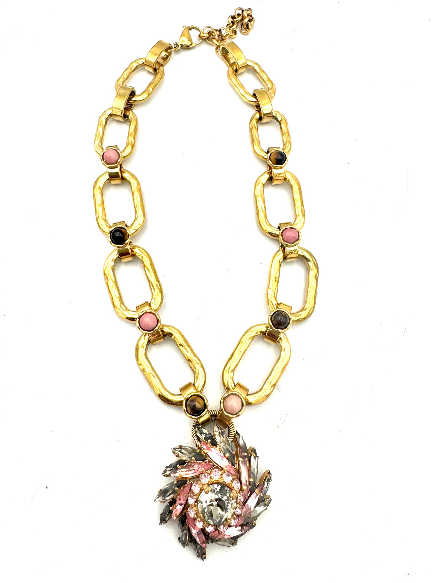 Éclat de Minuit (Midnight Flare)